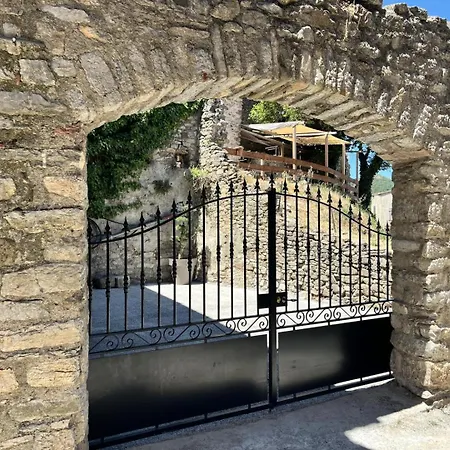 Hébergement de vacances Helena Quintillan